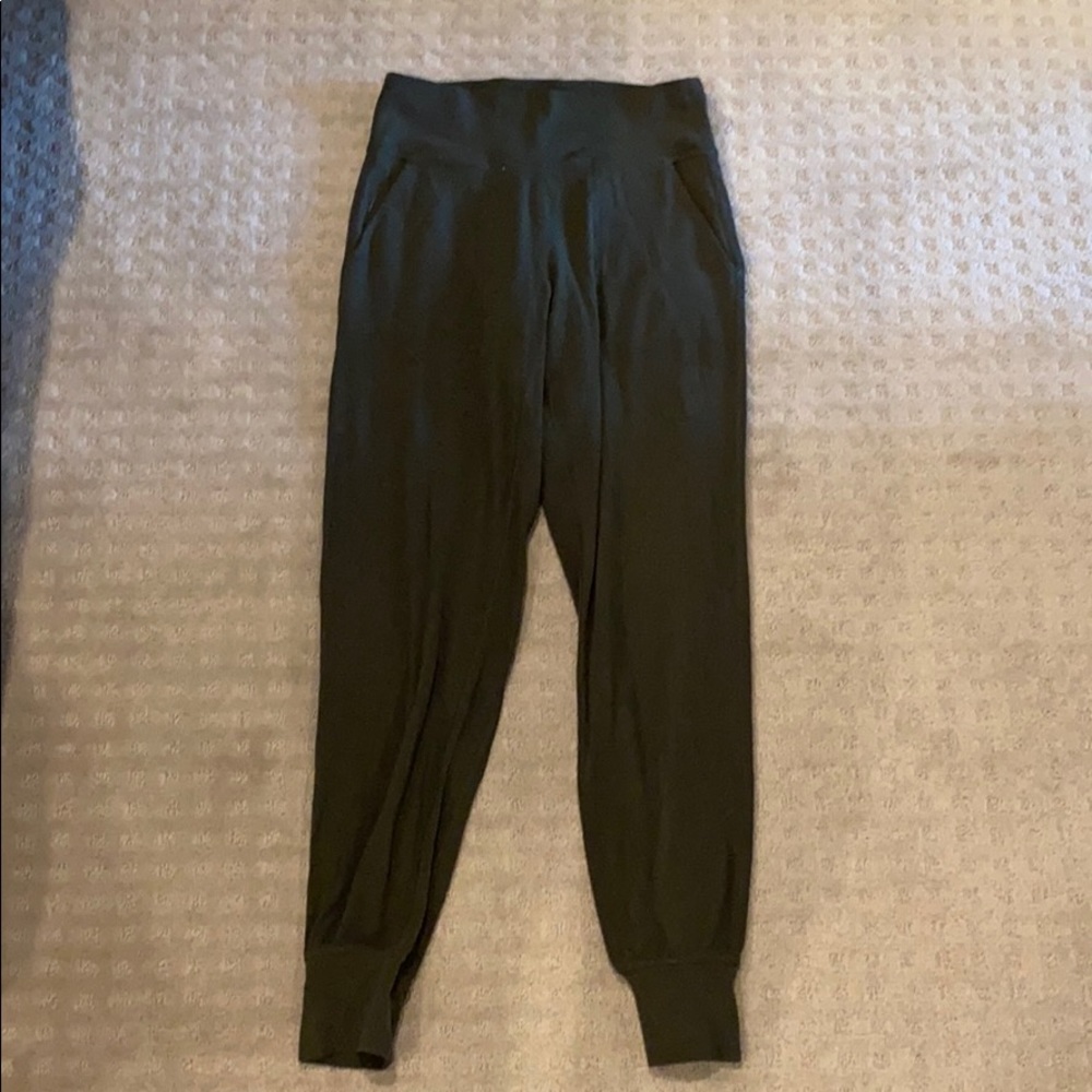 LuLuLemon Green Stretchy Jogger Pant